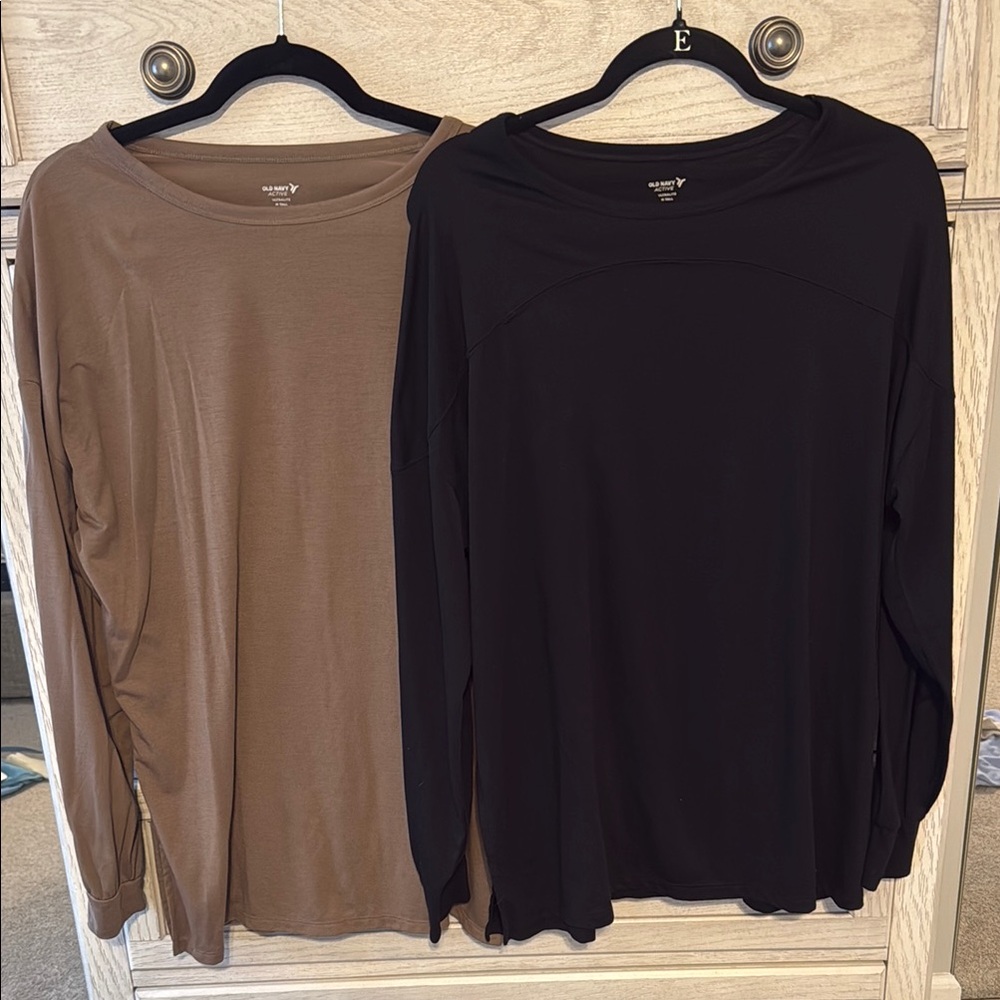 Women's old navy active ultra lite Black and Brown Long Sleeve Tops medium tall